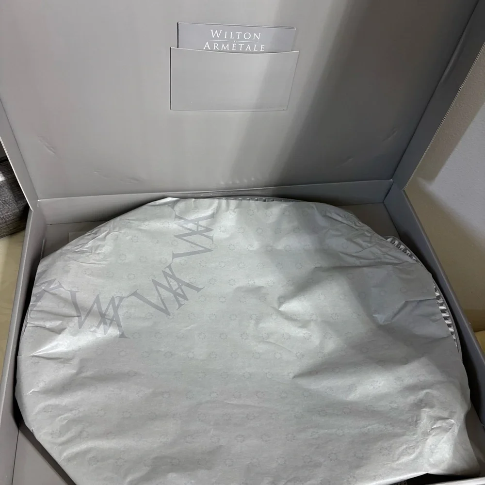 Wilton Armetale Silver-Tone Ornate Platter